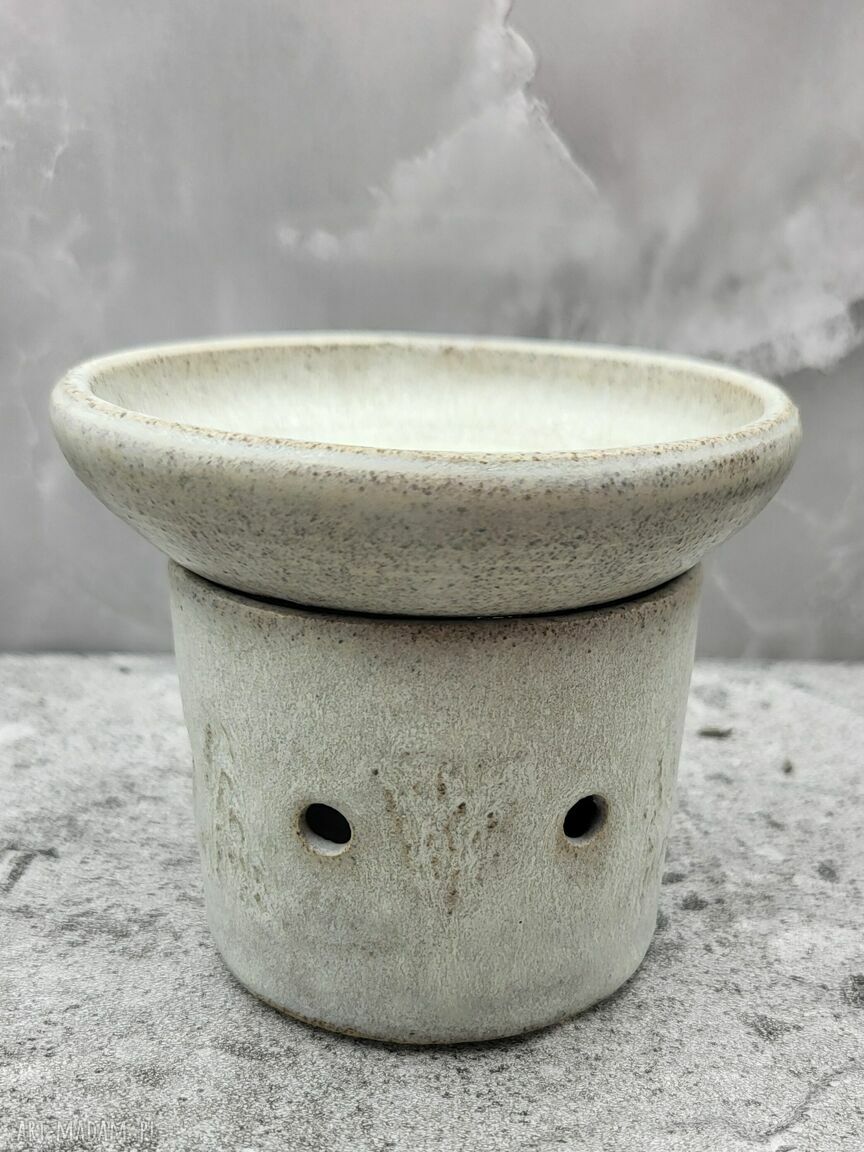 Ceramiczny kominek do aromaterapii w bieli (ręcznie toczony)