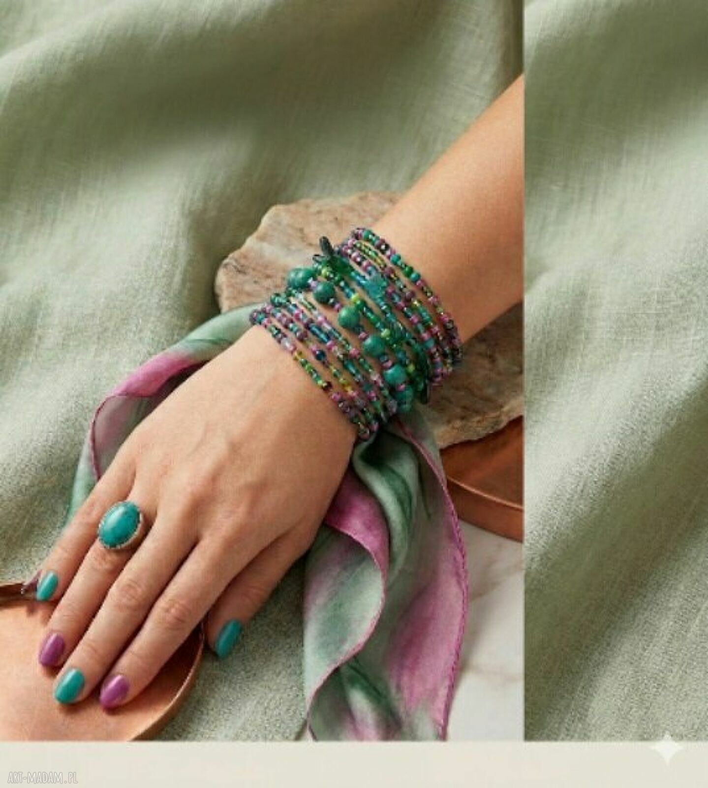Komplet 10 bransoletek boho na gumce - zielone kamienie, koraliki i hematyt
