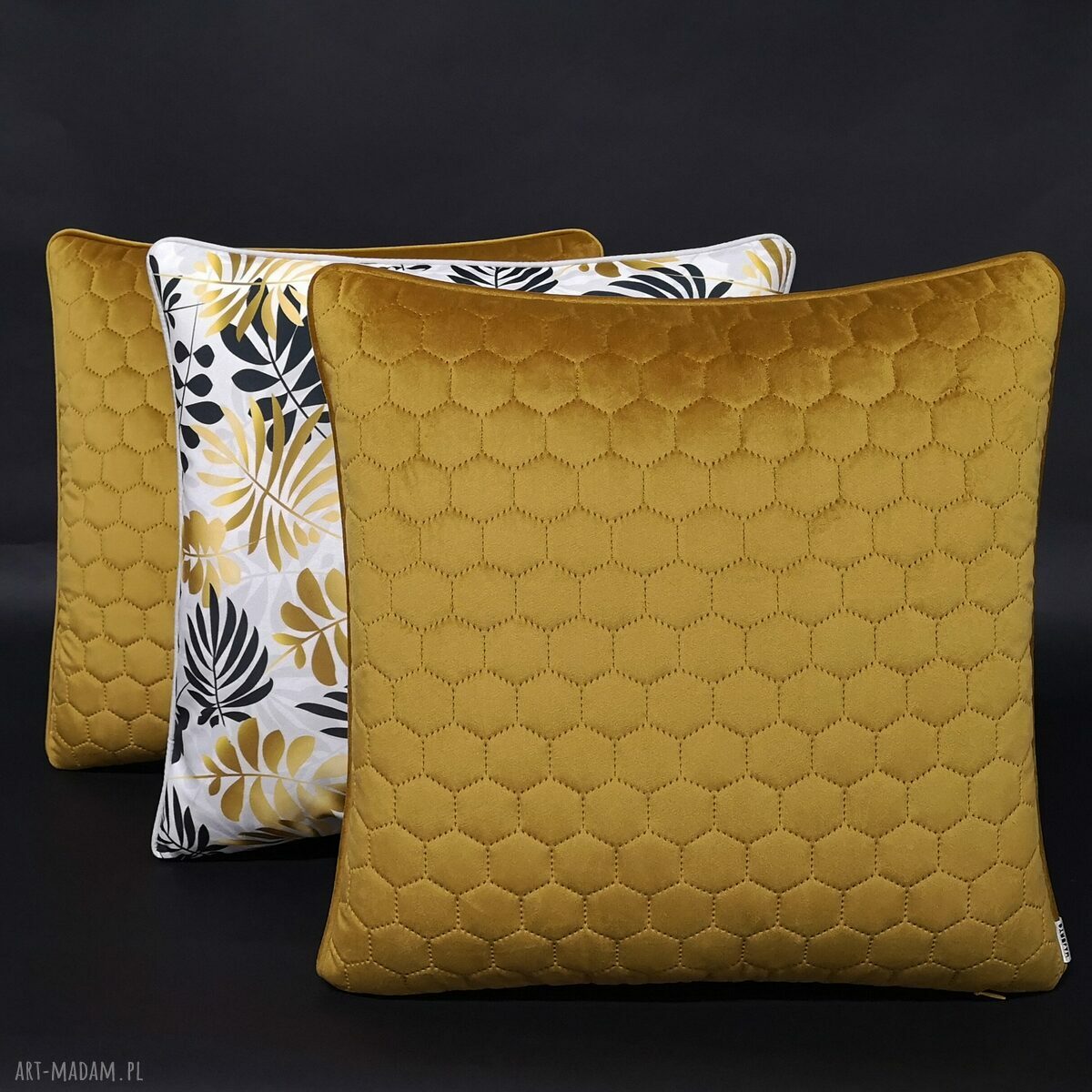 Komplet 3 poduszek Gałązki musztarda 45x45 cm od Majunto - welurowe dekoracje