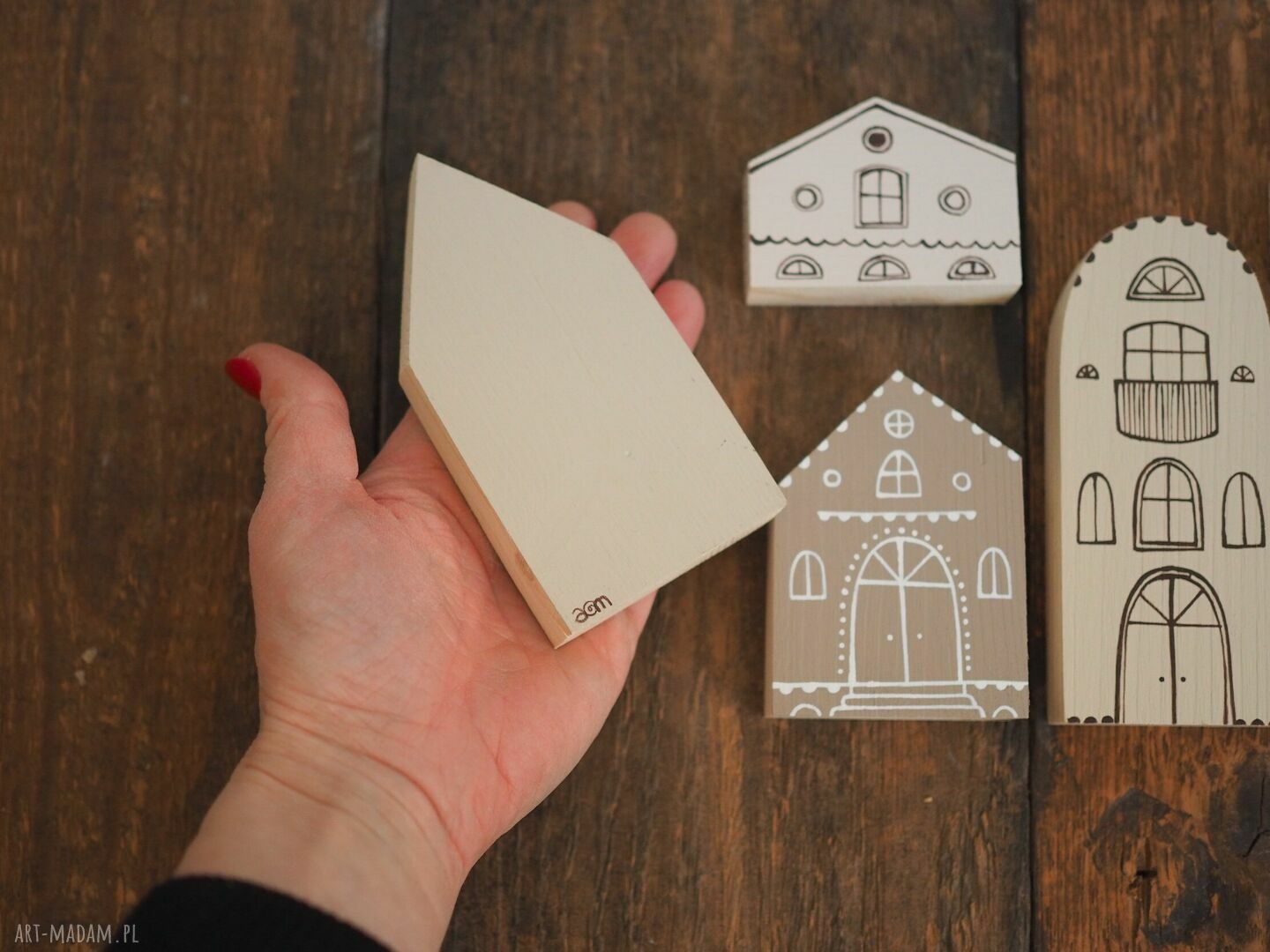 Beżowe domki drewniane ręcznie malowane - komplet 6 szt.