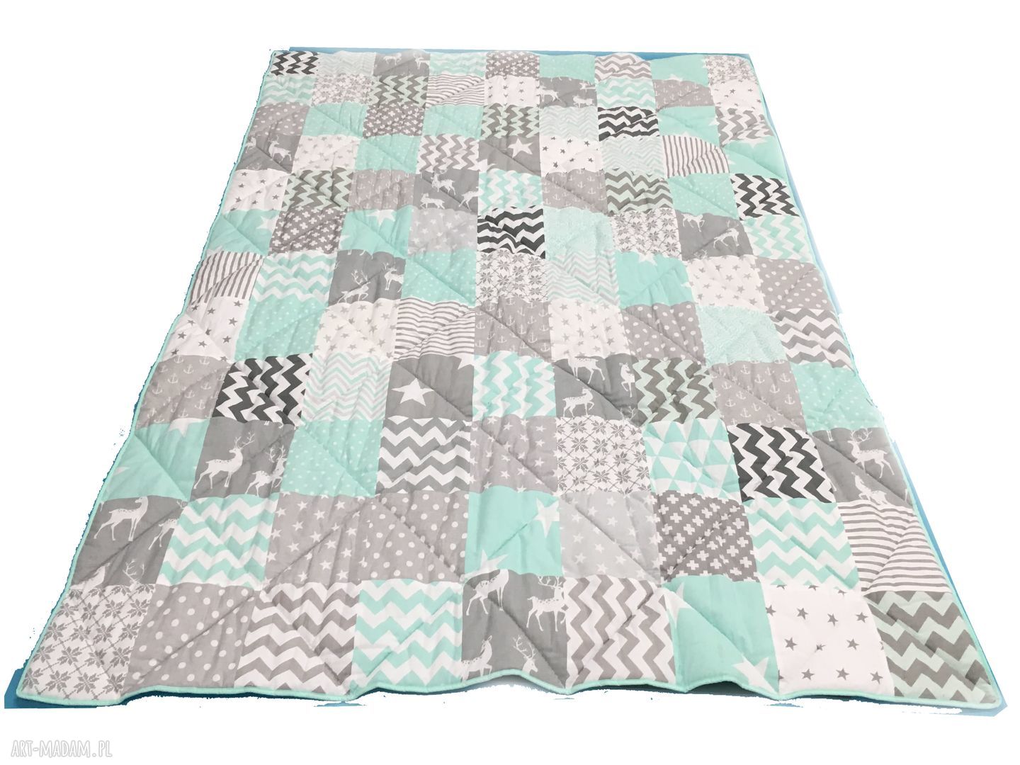 Komplet ART: Narzuta PATCHWORK szaro-miętowa 155x210 cm + 2 poszewki 55x35 cm (zapinane na zamek)