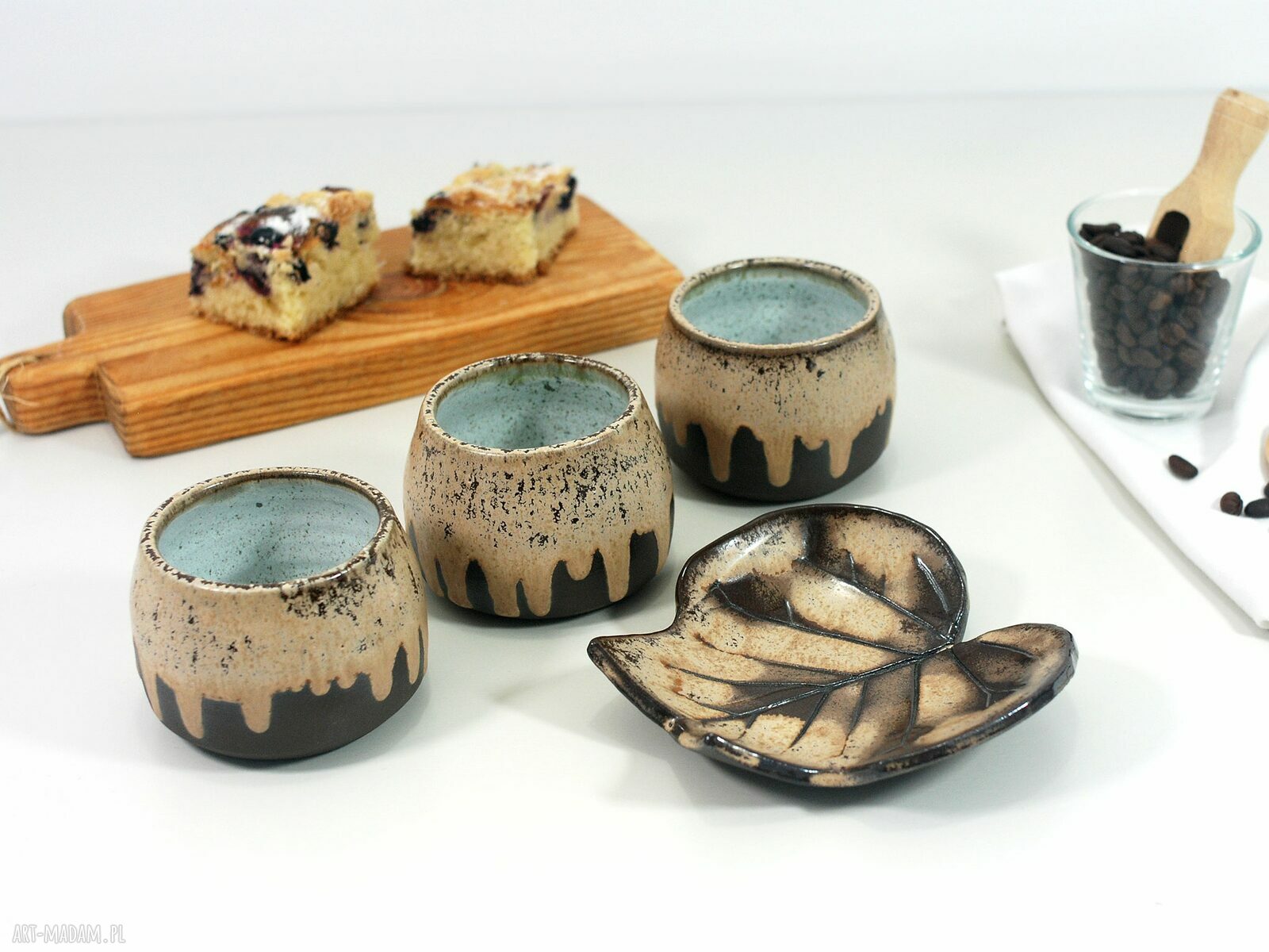Komplet ceramiczny czarka i talerzyk na espresso z motywem liścia