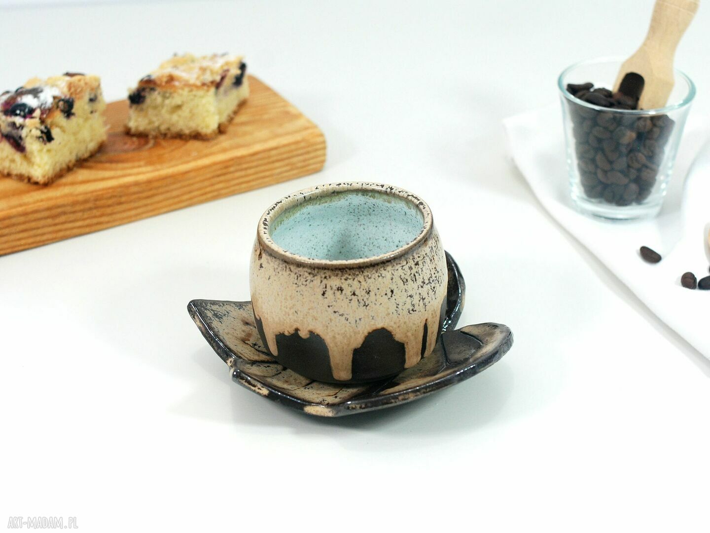 Komplet ceramiczny czarka i talerzyk na espresso z motywem liścia