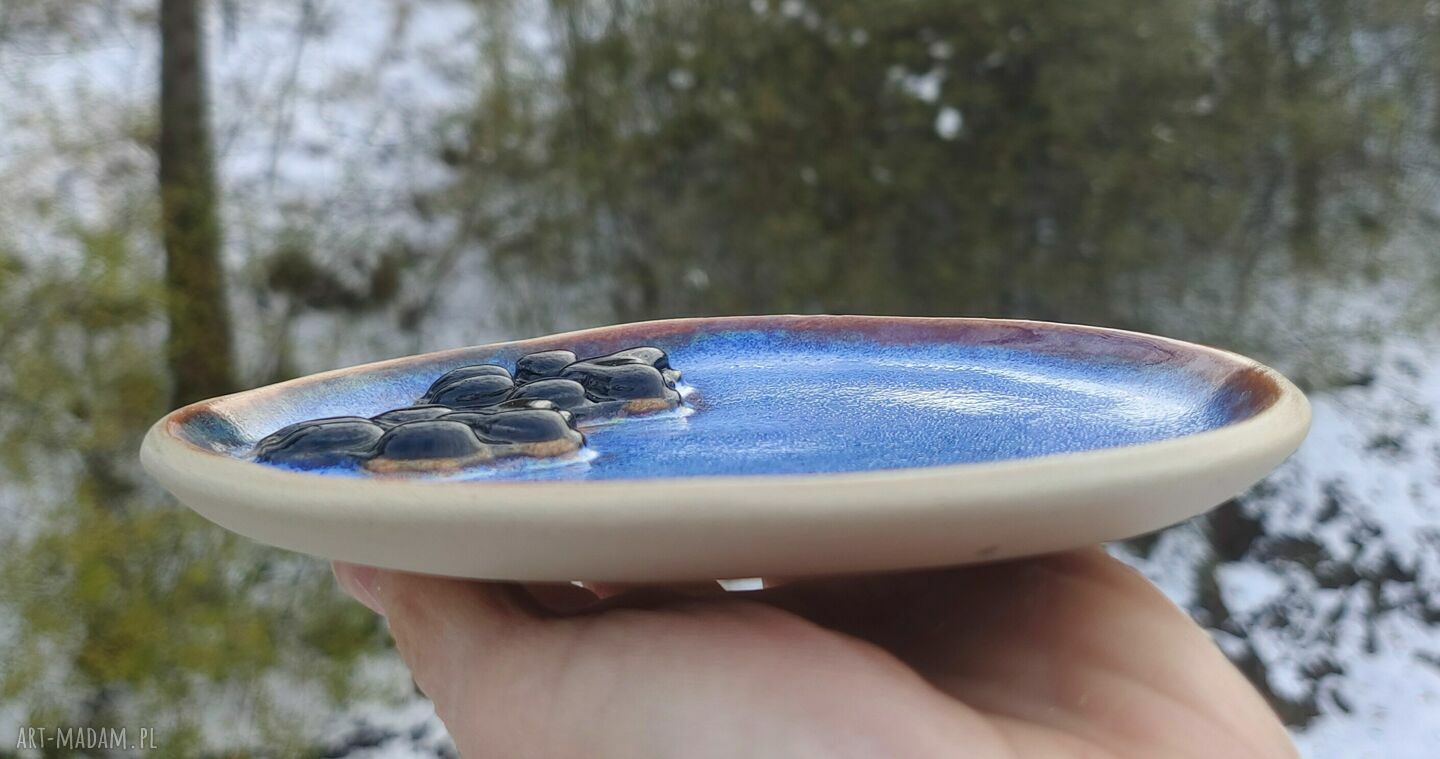 Ceramiczny komplet kubek z talerzykiem psia łapka - ręcznie rzeźbiona kamionka