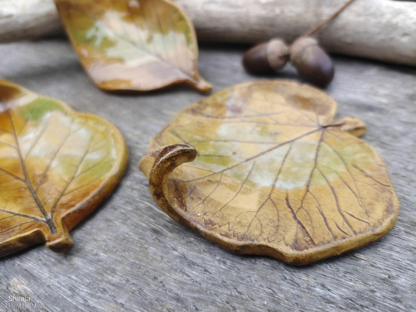 Podstawka na biżuterię - komplet ceramicznych listęków