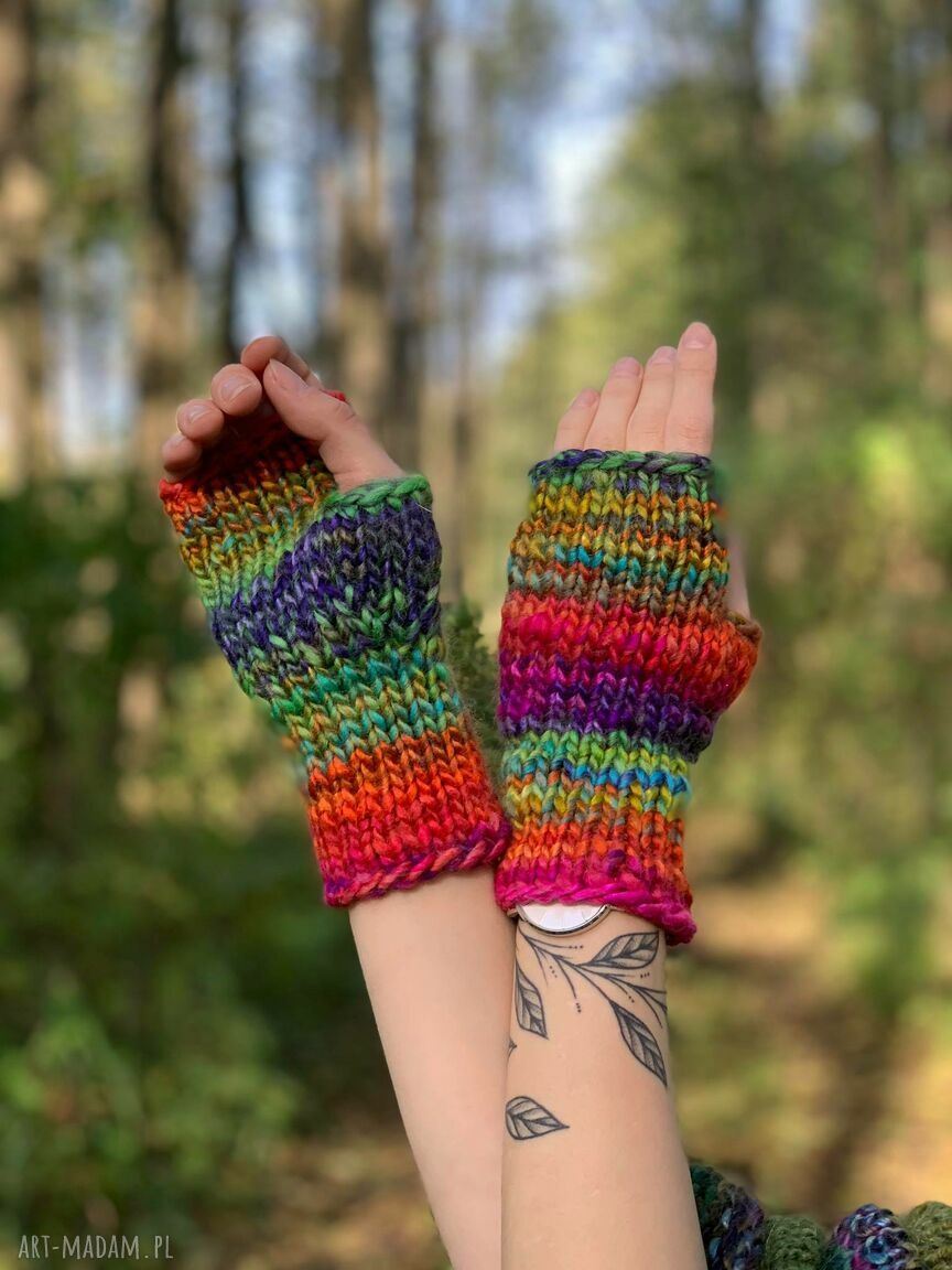 Ręcznie robiony komplet czapka i rękawiczki Mille Colori z wełny