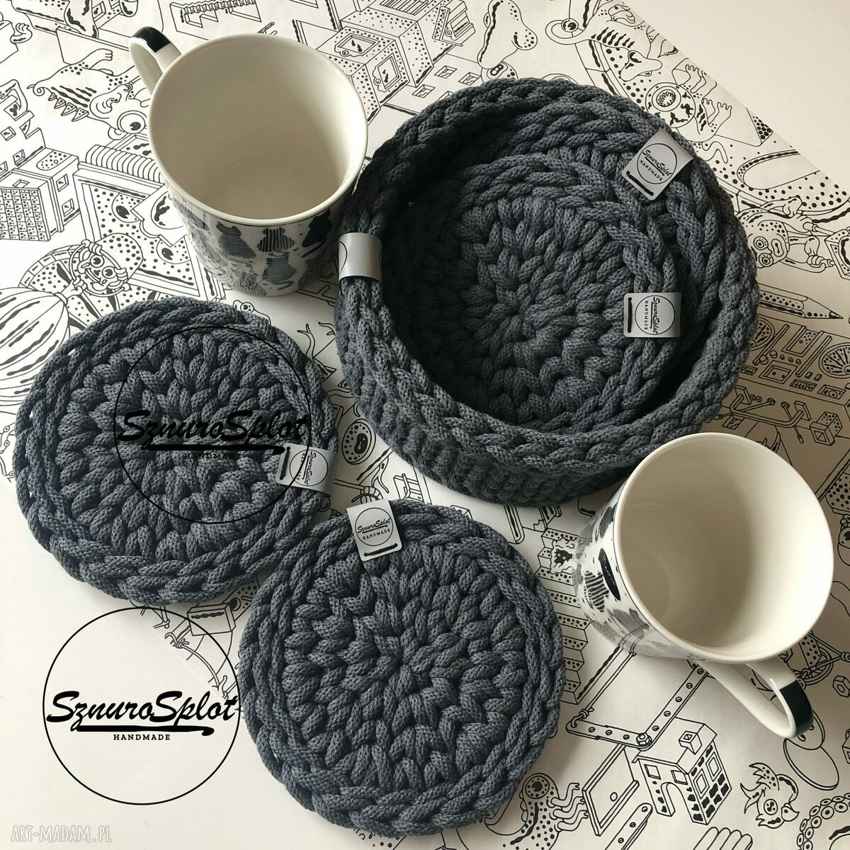 Komplet czterech podkładek z koszyczkiem ze sznurka 14 cm - 18,5 cm