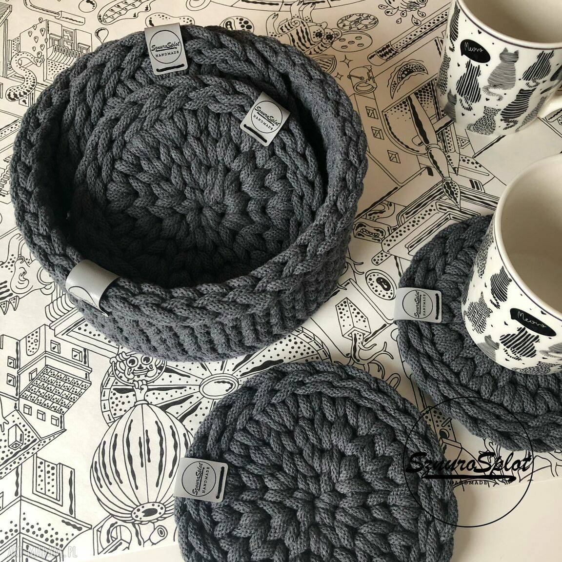 Komplet czterech podkładek z koszyczkiem ze sznurka 14 cm - 18,5 cm