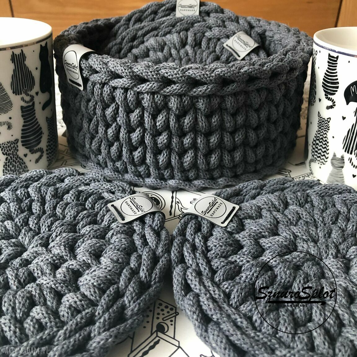 Komplet czterech podkładek z koszyczkiem ze sznurka 14 cm - 18,5 cm