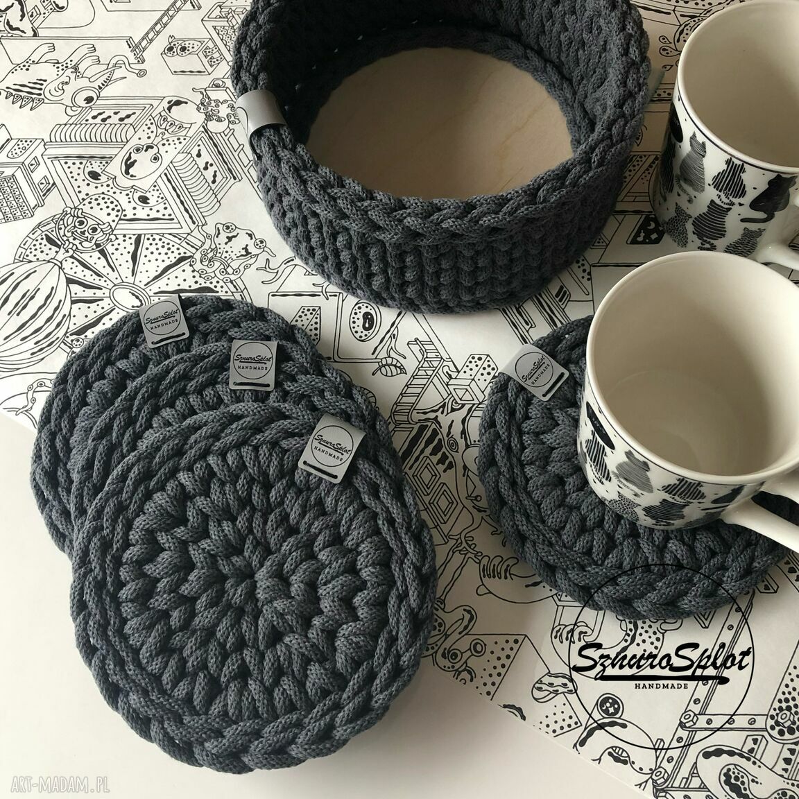 Komplet czterech podkładek z koszyczkiem ze sznurka 14 cm - 18,5 cm