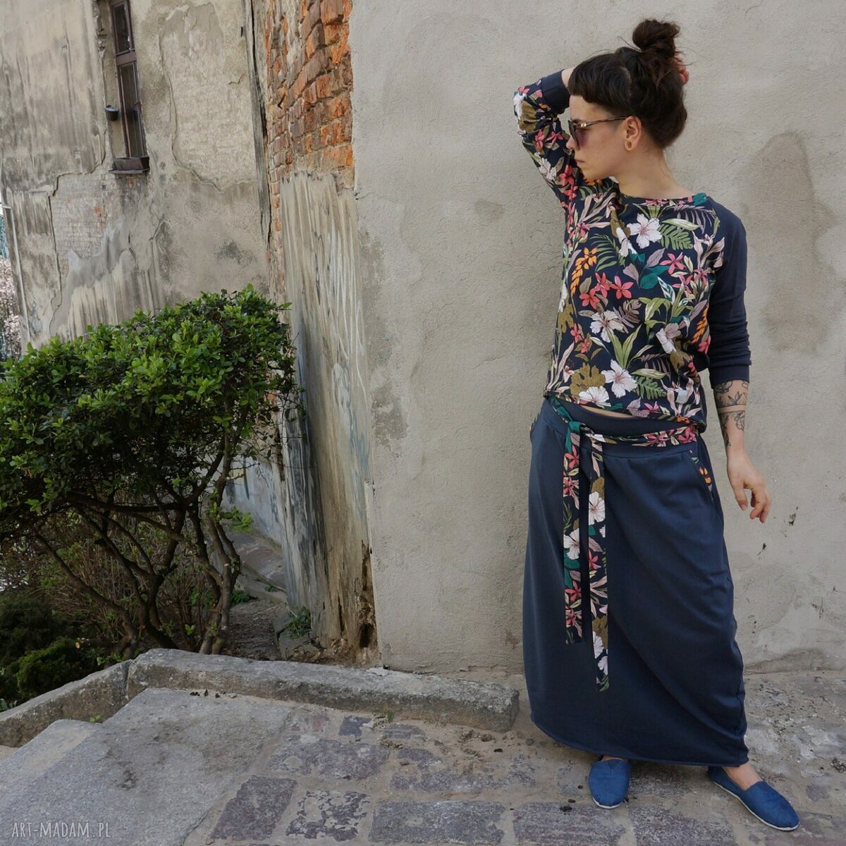 Komplet damski: bluza i spódnica w kwiaty do kostek (maxi, dzianinowy)
