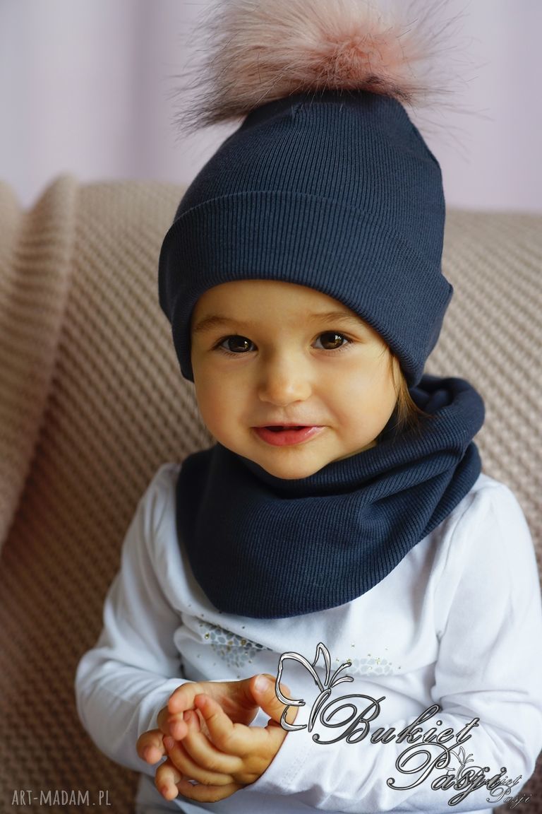 Komplet jesienny czapka komin kolor granatowy zestaw jesień dla