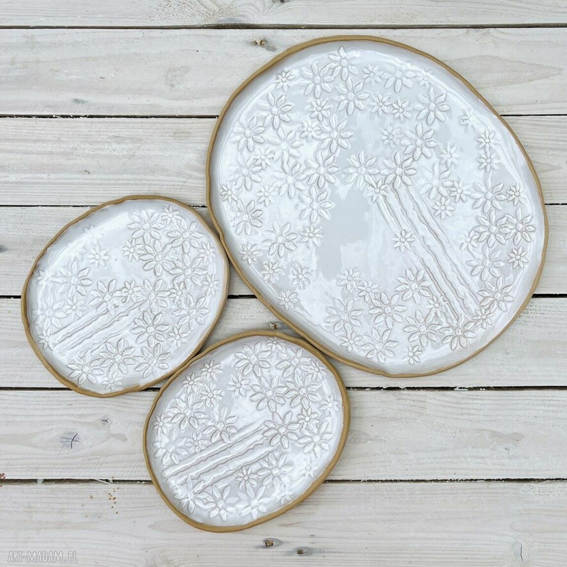 Ceramiczny komplet do serwowania serów w kwiaty margerytek