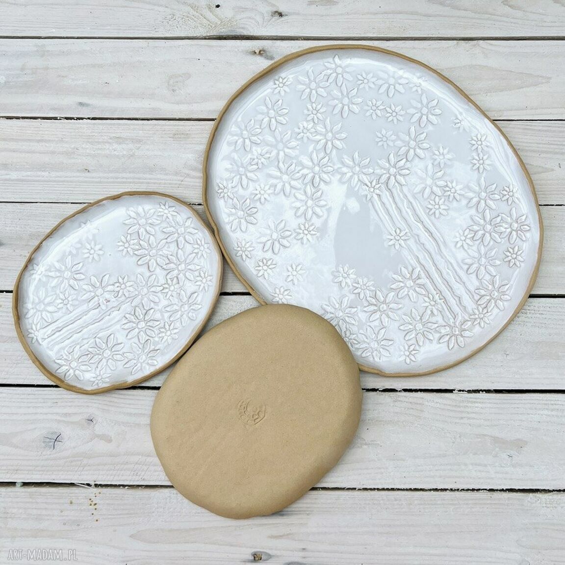 Ceramiczny komplet do serwowania serów w kwiaty margerytek