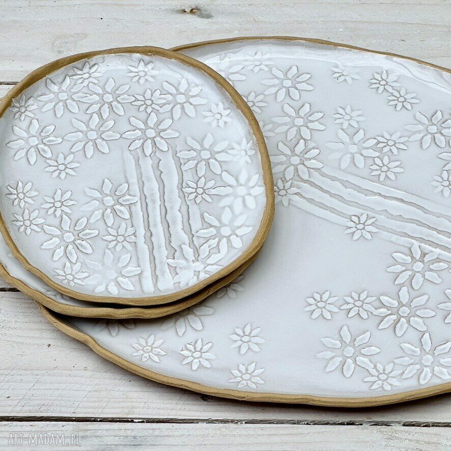 Ceramiczny komplet do serwowania serów w kwiaty margerytek