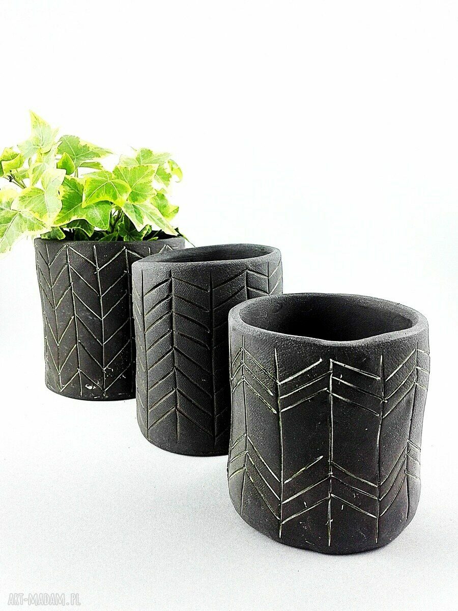 Komplet 3 matowych doniczek ceramicznych z czarnej gliny - handmade