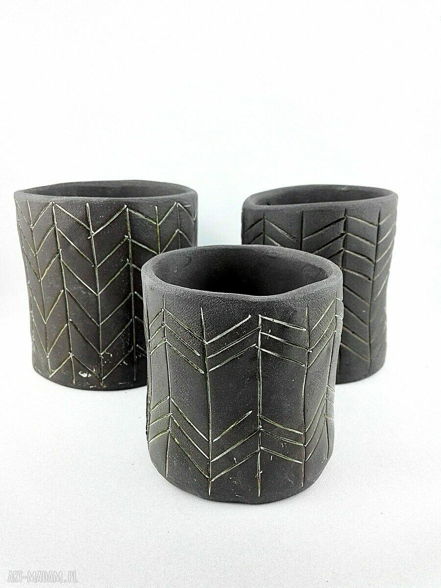 Komplet 3 matowych doniczek ceramicznych z czarnej gliny - handmade