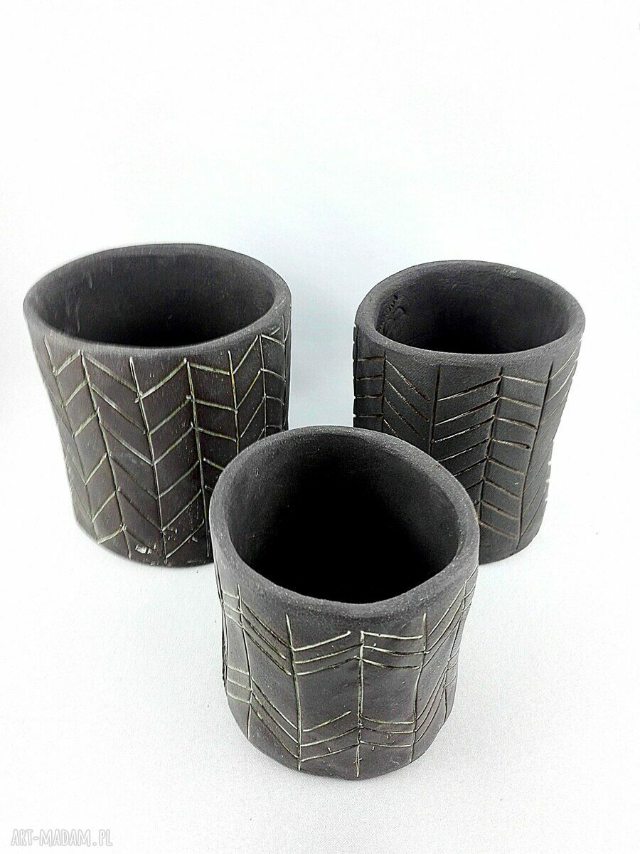 Komplet 3 matowych doniczek ceramicznych z czarnej gliny - handmade