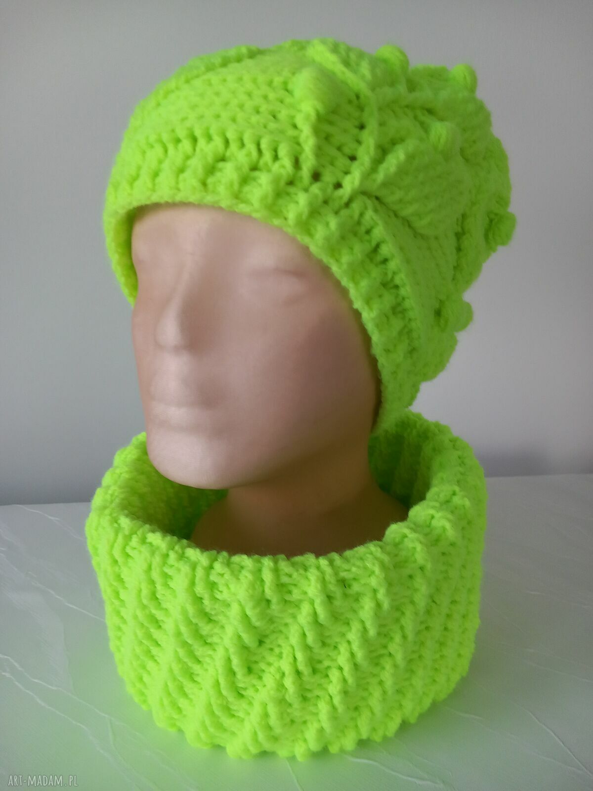 Komplet na ferie: czapka i komin „Neonowe liście” handmade