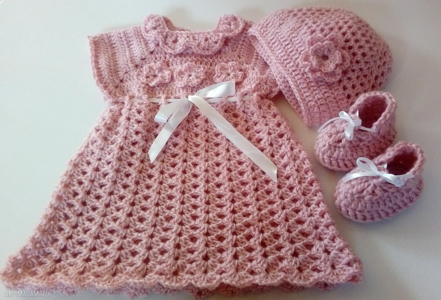 Komplet Lilusia newborn - różowa sukienka, czapeczka i buciki (roz. 62-64)