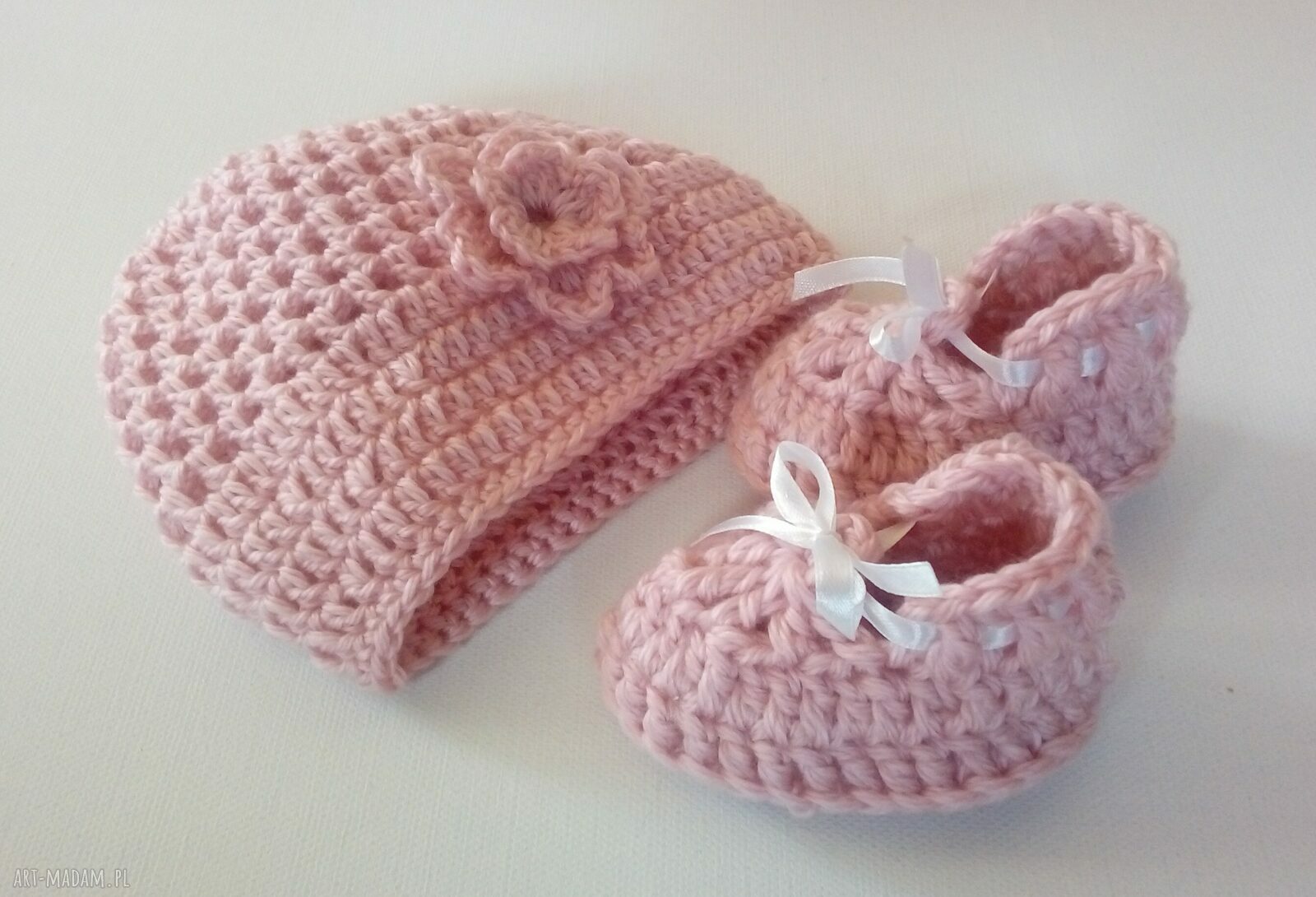 Komplet Lilusia newborn - różowa sukienka, czapeczka i buciki (roz. 62-64)