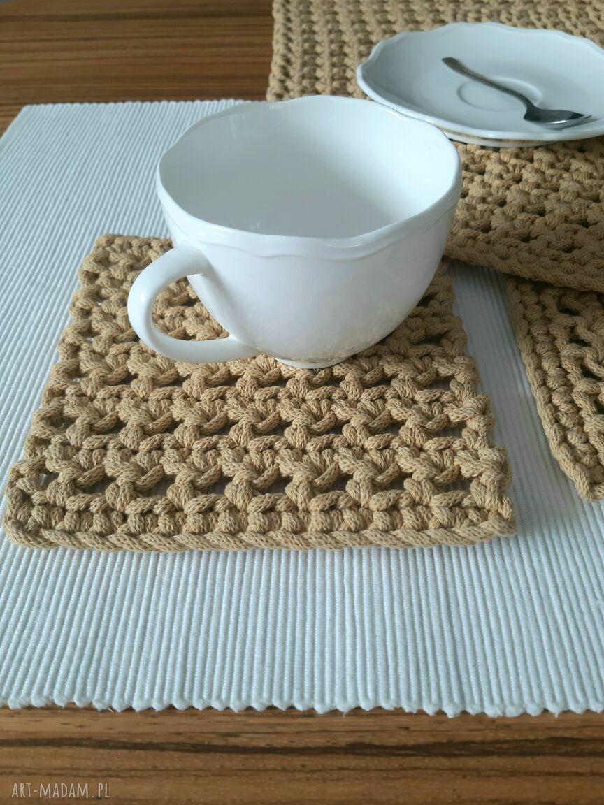 Komplet 4 ręcznie robionych podkładek kwadratowych 16x16 cm - musztardowe