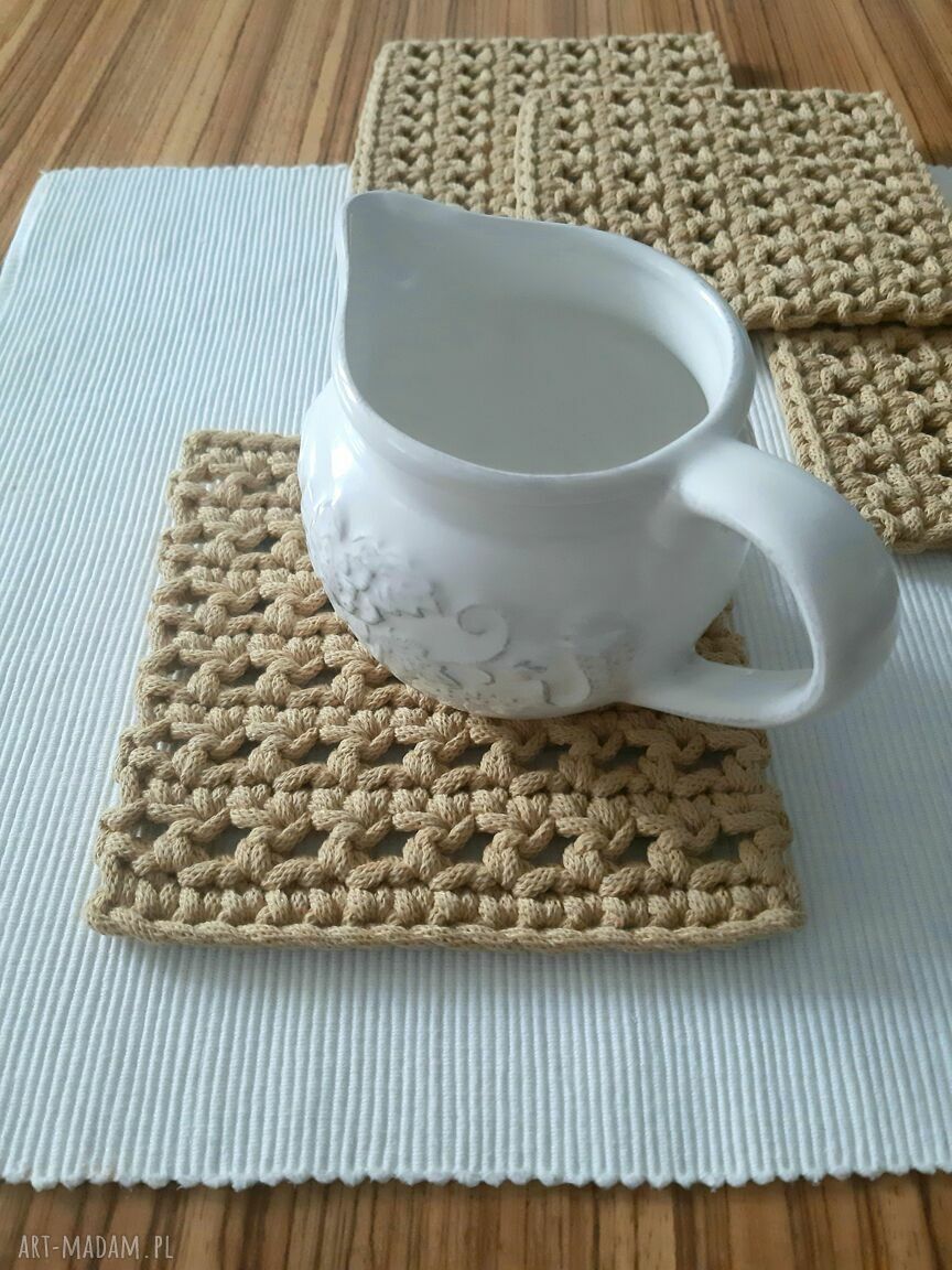 Komplet 4 ręcznie robionych podkładek kwadratowych 16x16 cm - musztardowe