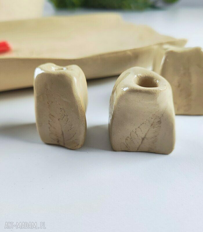 Ceramiczna patera z paprocią - komplet 3 świeczników i świeczki z wosku pszczelego