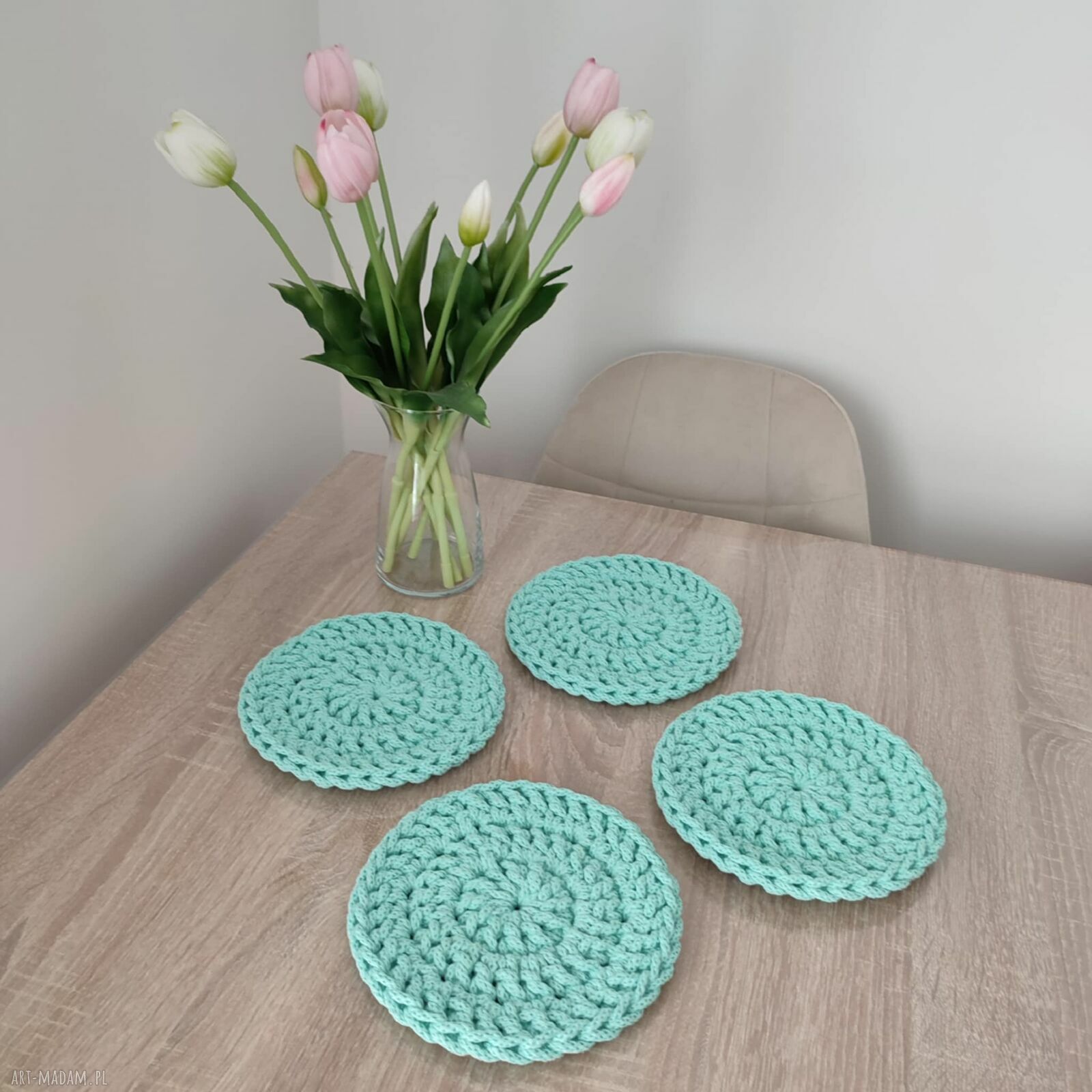 Komplet podkładek szydełkowych pod kubki ze sznurka 17 cm (4 szt.)