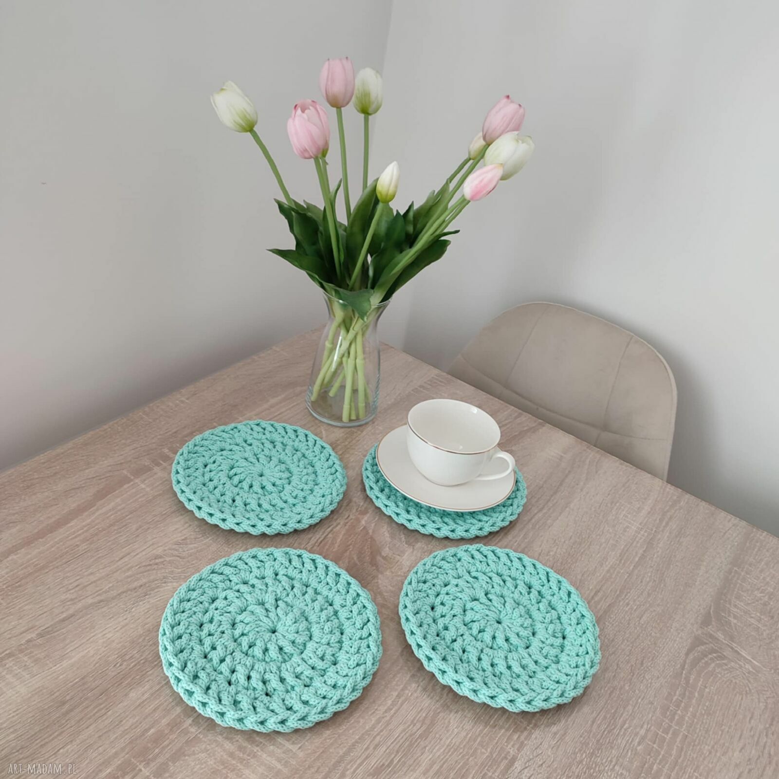 Komplet podkładek szydełkowych pod kubki ze sznurka 17 cm (4 szt.)