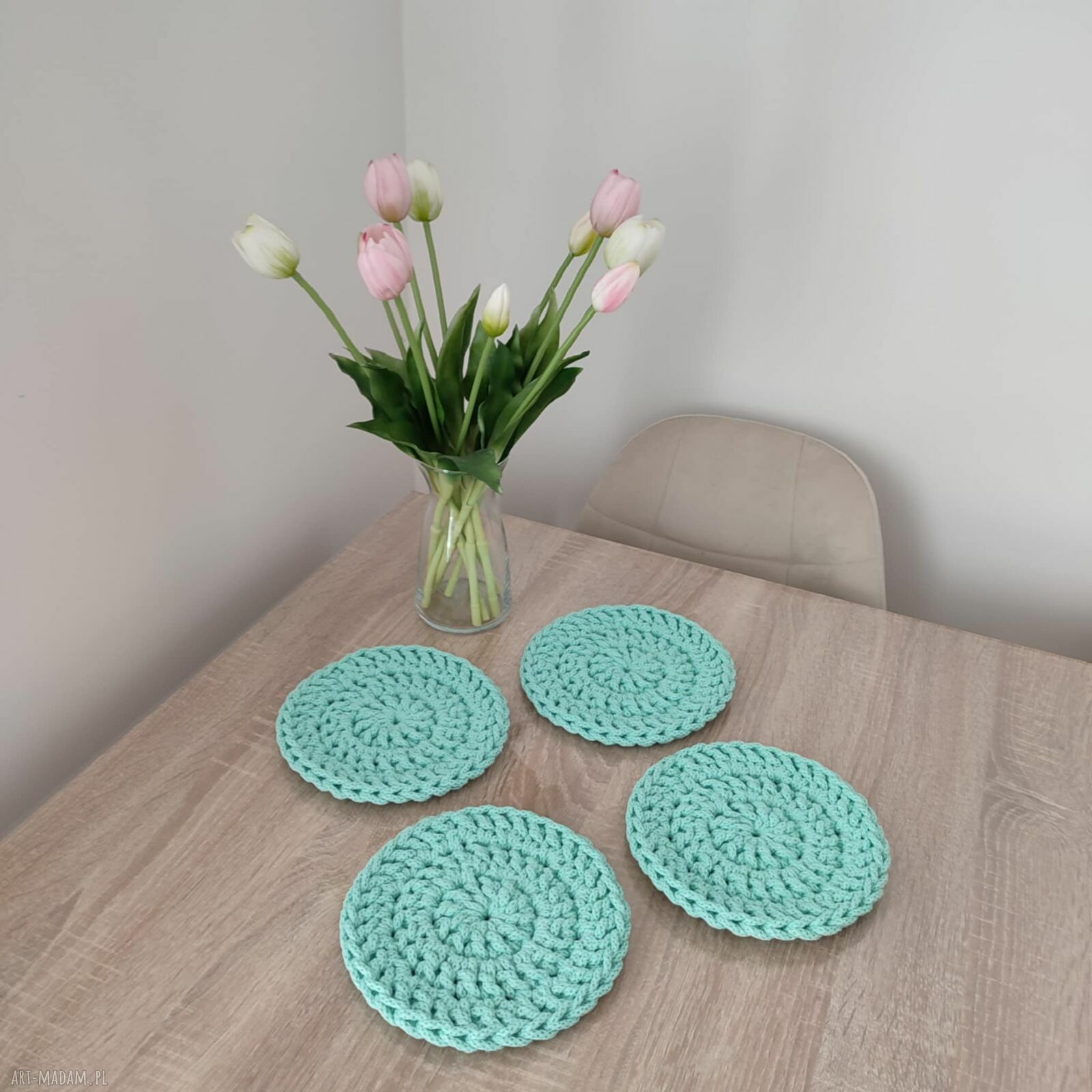 Komplet podkładek szydełkowych pod kubki ze sznurka 17 cm (4 szt.)