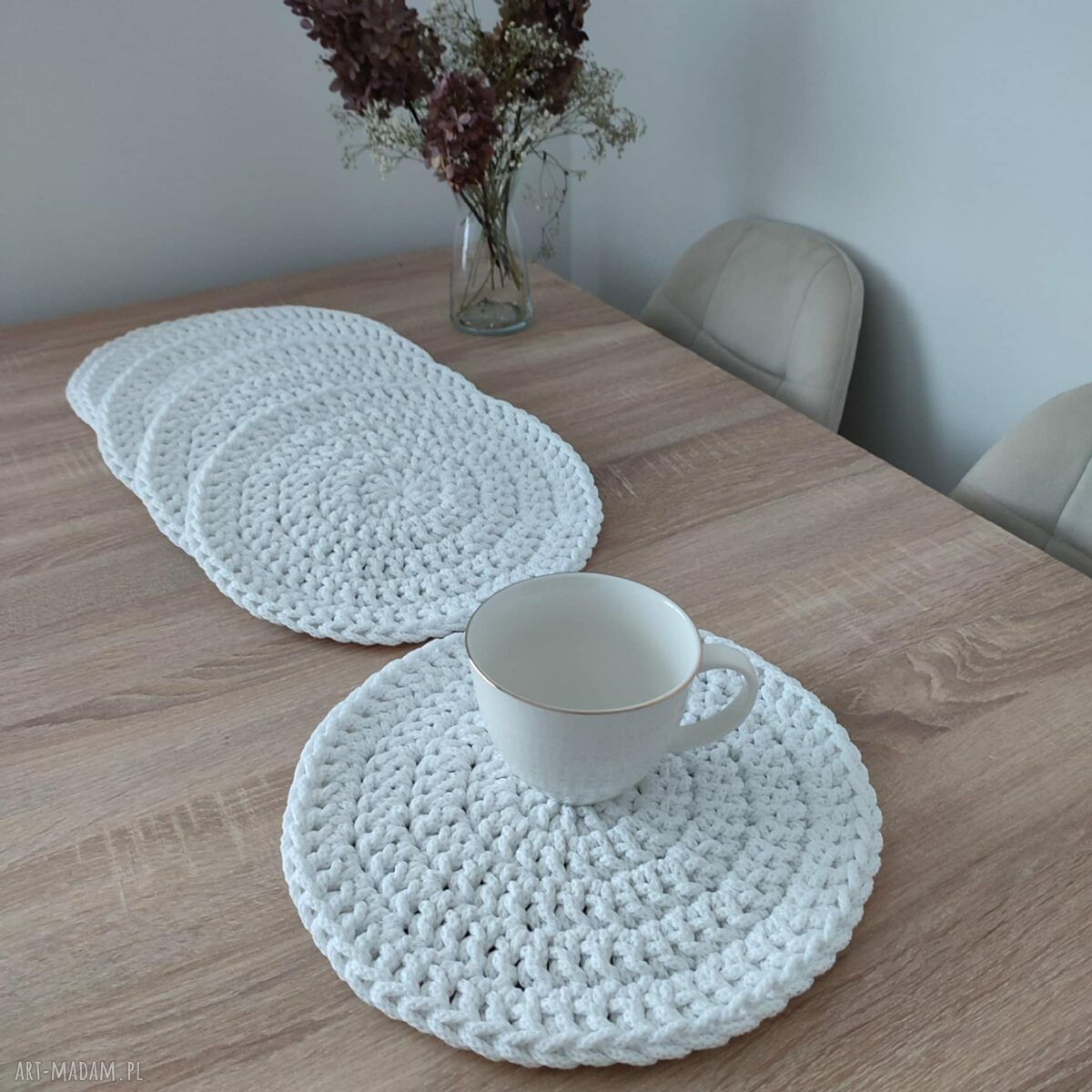 Komplet podkładek szydełkowych pod talerze 6 szt. 28 cm