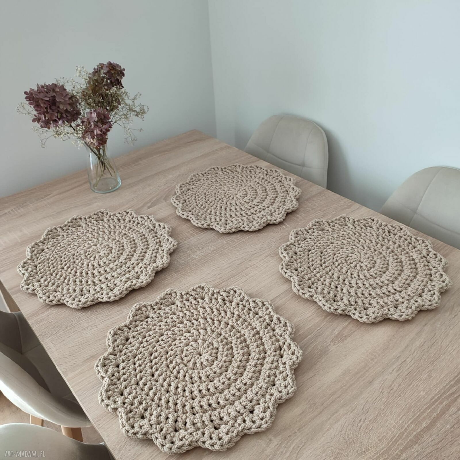 Ręcznie szydełkowane podkładki z bawełnianego sznurka - komplet 4 szt. (32 cm)