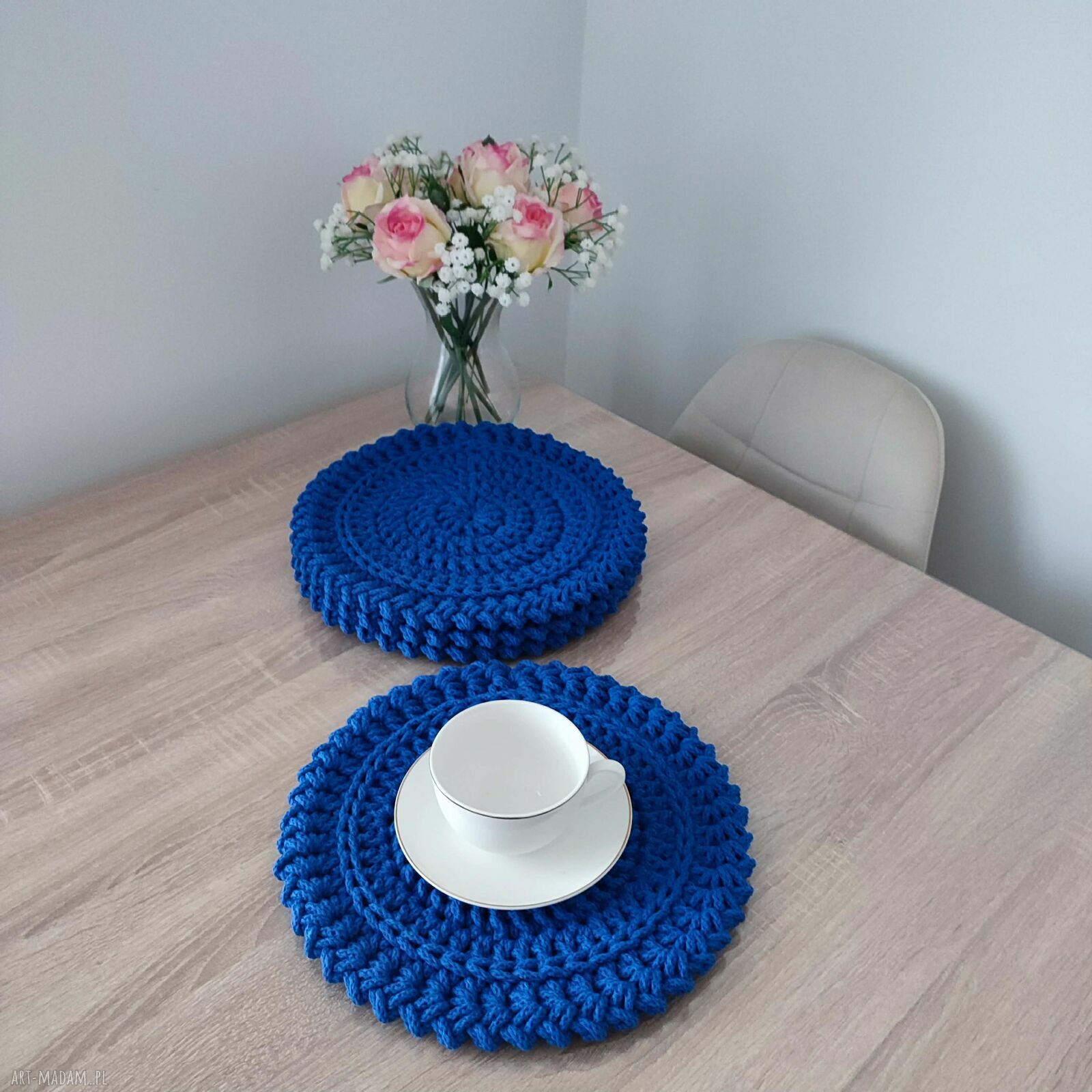 Komplet 4 podkładek szydełkowych 32 cm pod talerze (ręcznie robione)
