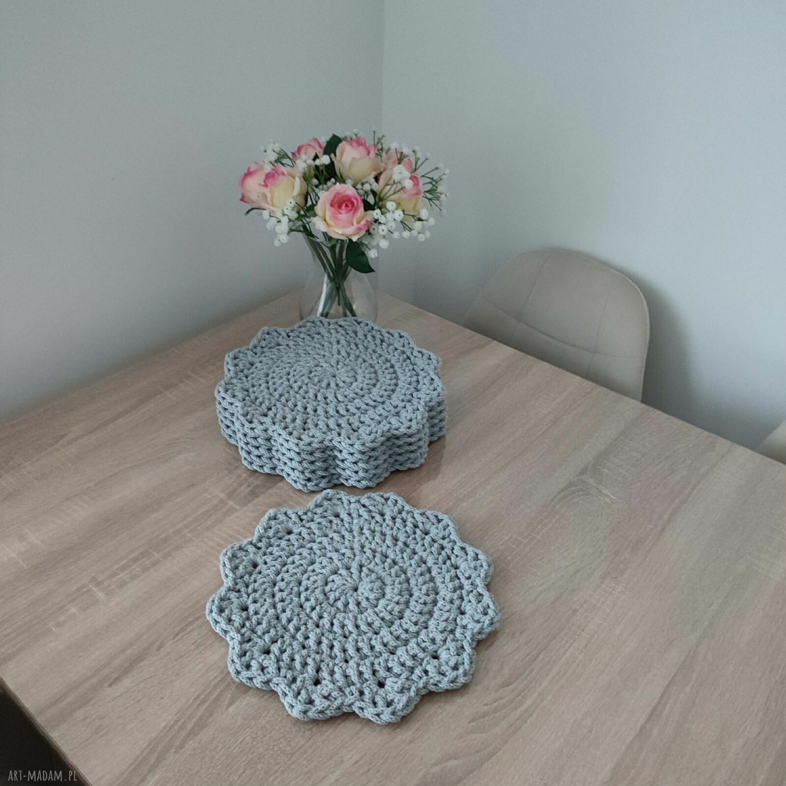 Komplet podkładek szydełkowych pod talerze 30 cm (6 sztuk)
