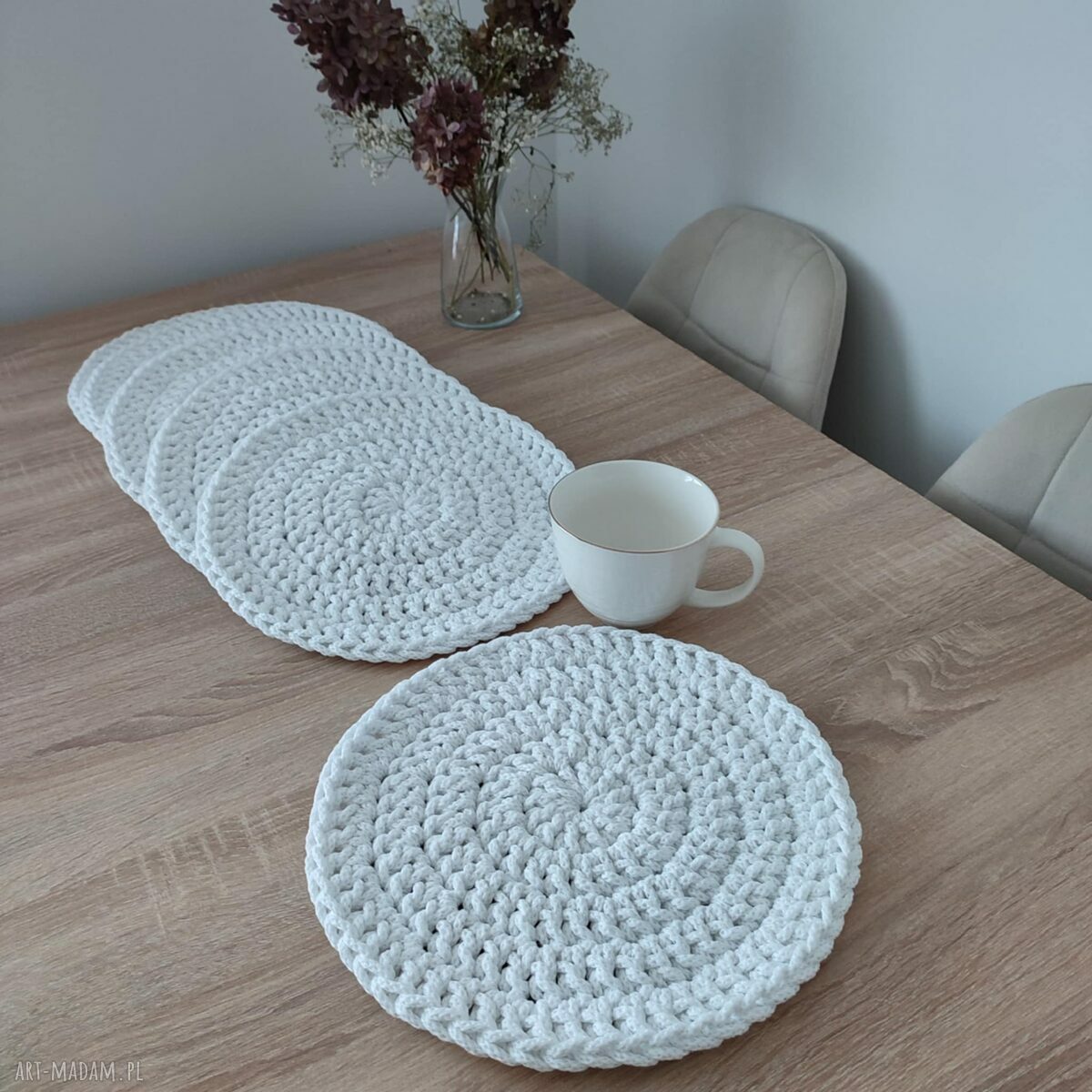 Komplet podkładek szydełkowych pod talerze 6 szt. 28 cm