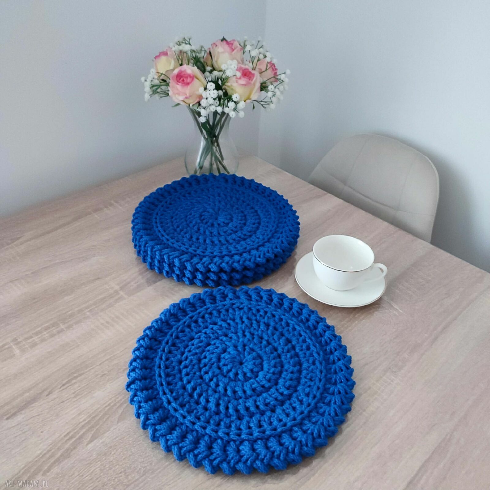 Komplet 4 podkładek szydełkowych 32 cm pod talerze (ręcznie robione)