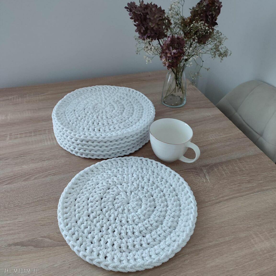 Komplet podkładek szydełkowych pod talerze 6 szt. 28 cm