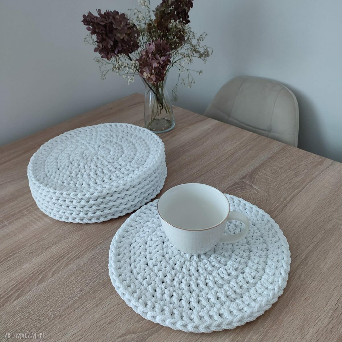 Komplet podkładek szydełkowych pod talerze 6 szt. 28 cm