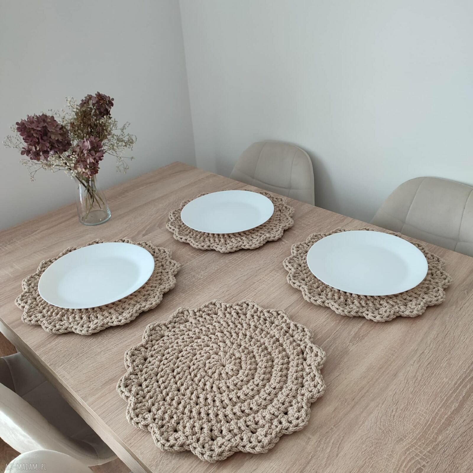 Ręcznie szydełkowane podkładki z bawełnianego sznurka - komplet 4 szt. 32 cm