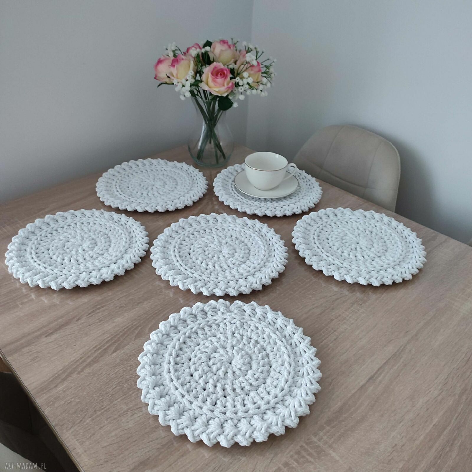 Komplet podkładek szydełkowych ze sznurka - 6 sztuk, 26 cm