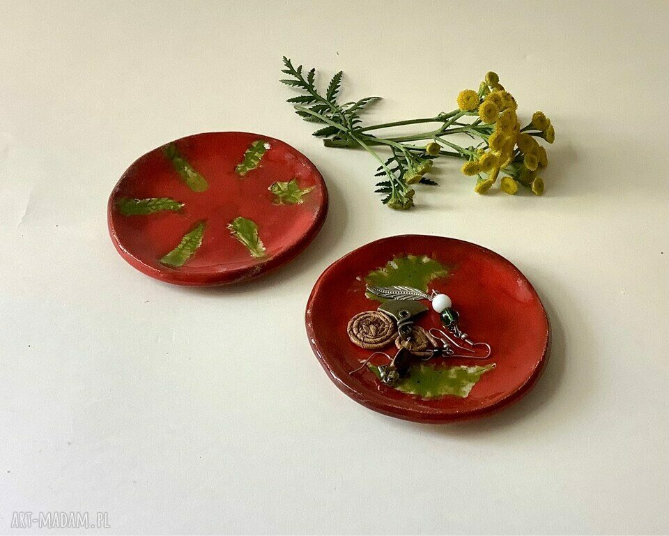 Komplet spodeczków ceramicznych Palo Santo z roślinnymi wzorami