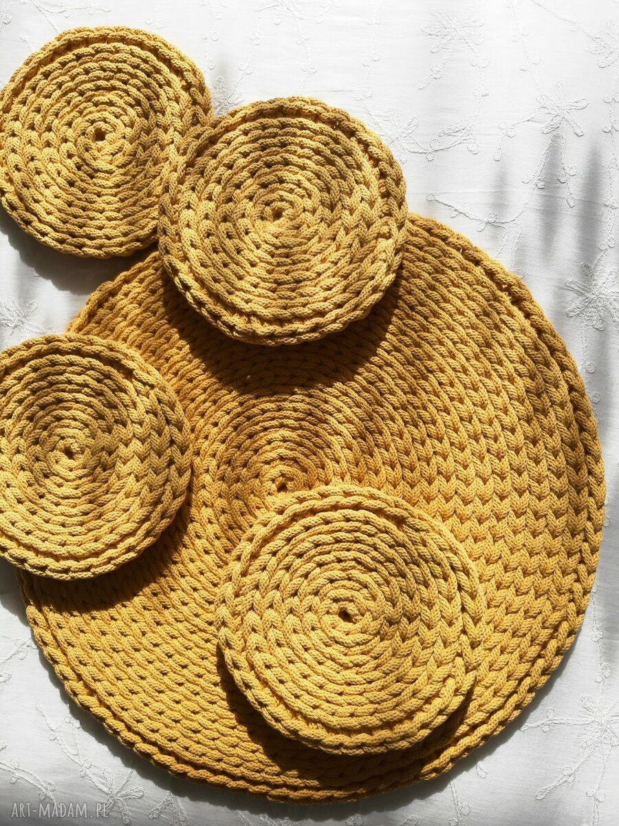 Musztardowy komplet sznurkowych podkładek handmade