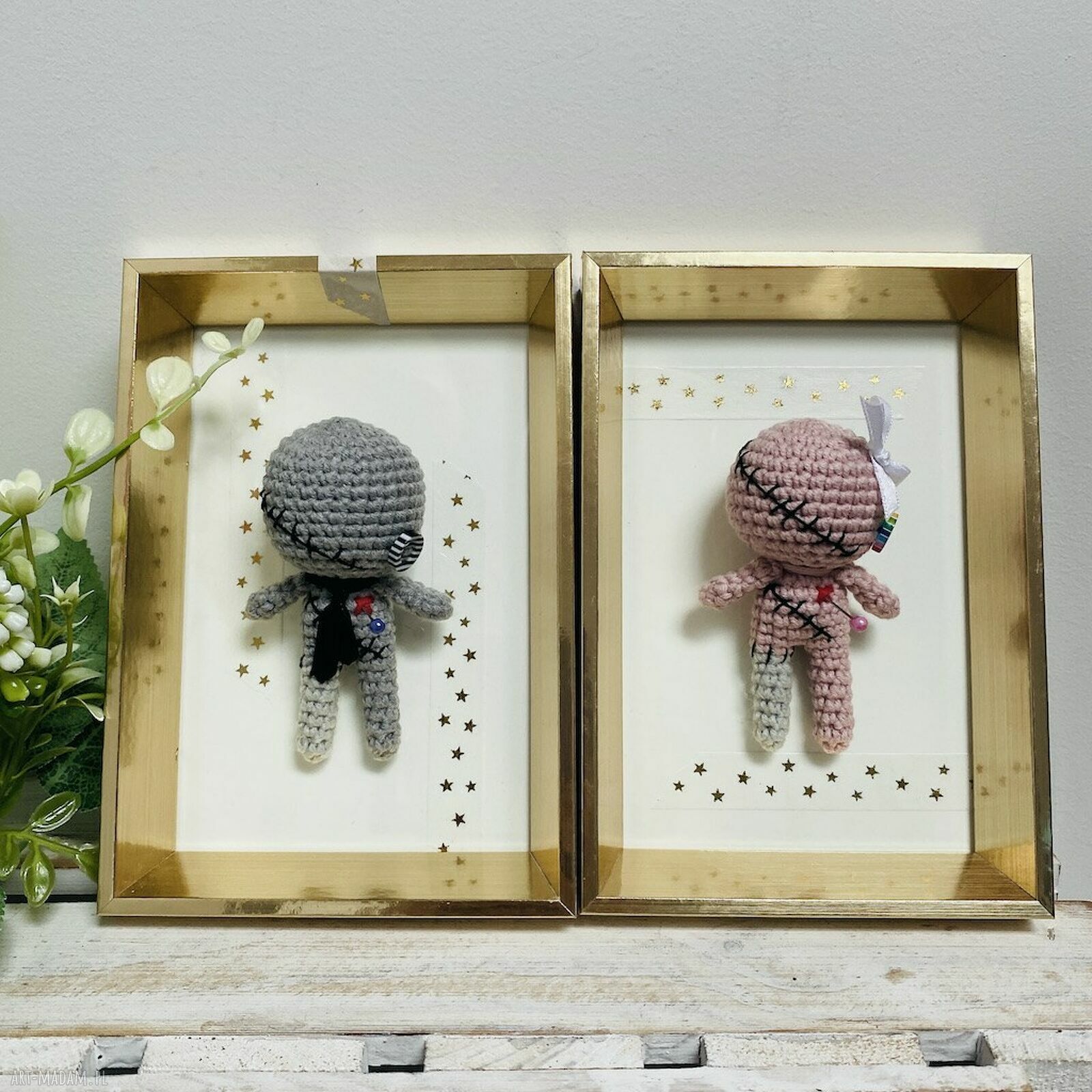 Komplet szydełkowych laleczek voodoo w złotych ramkach - oryginalny prezent ślubny