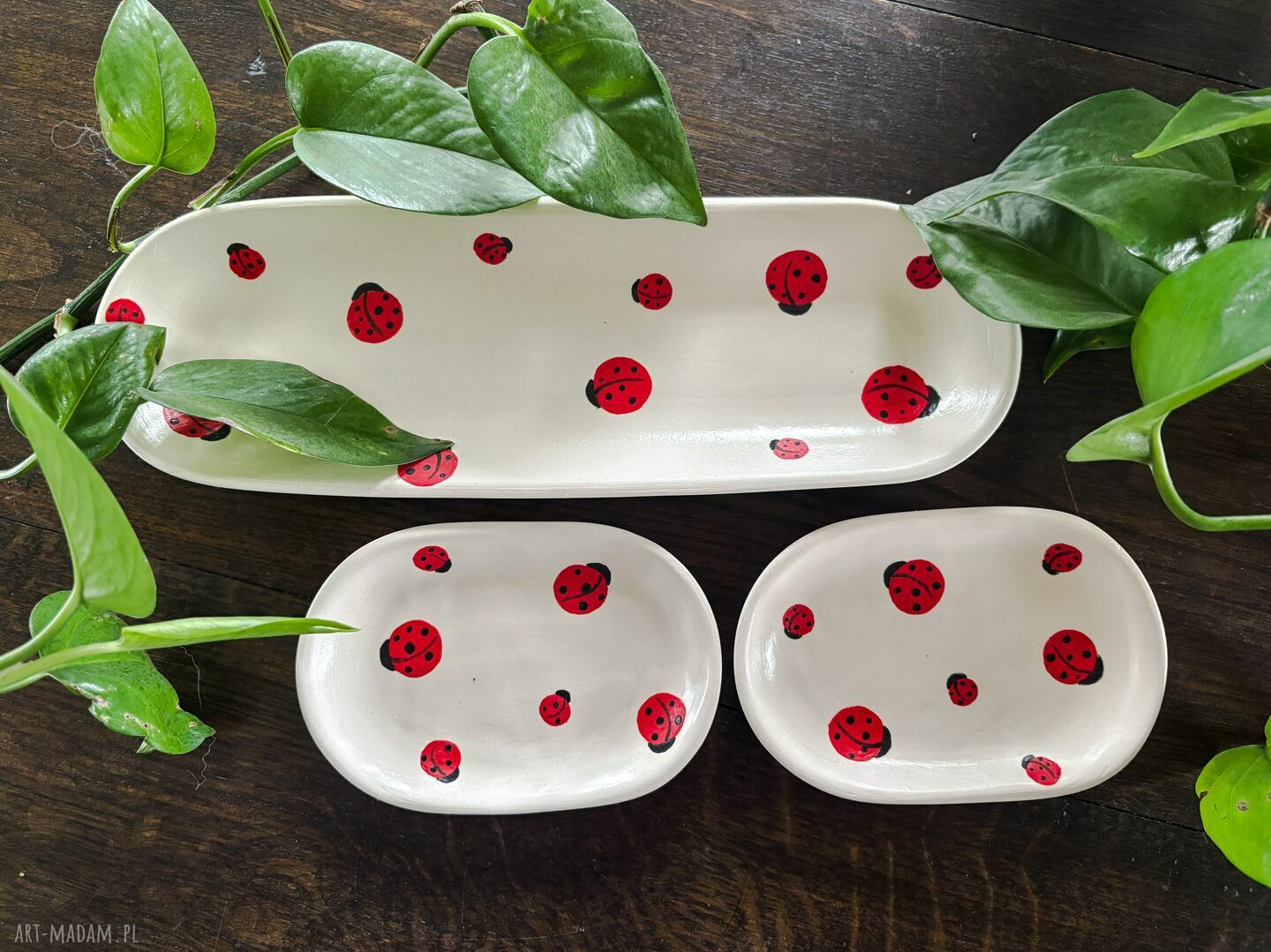 Komplet półmisków w biedronki z białej ceramiki handmade
