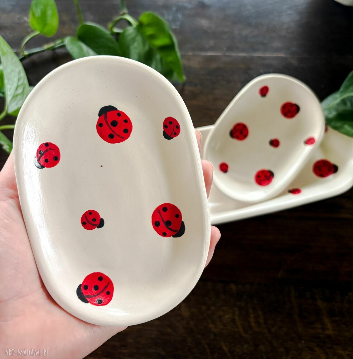 Komplet półmisków w biedronki z białej ceramiki handmade