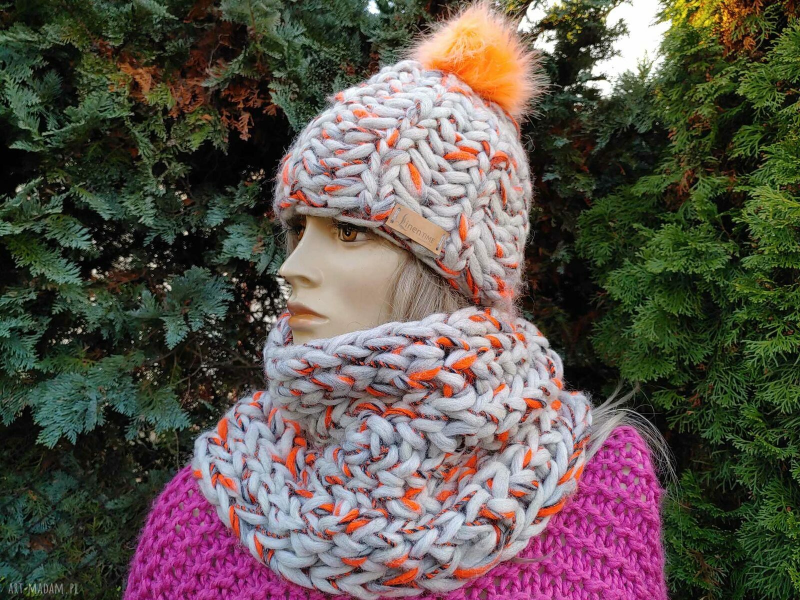 Zimowy komplet wełniany: czapka z pomponem i komin z merynosa