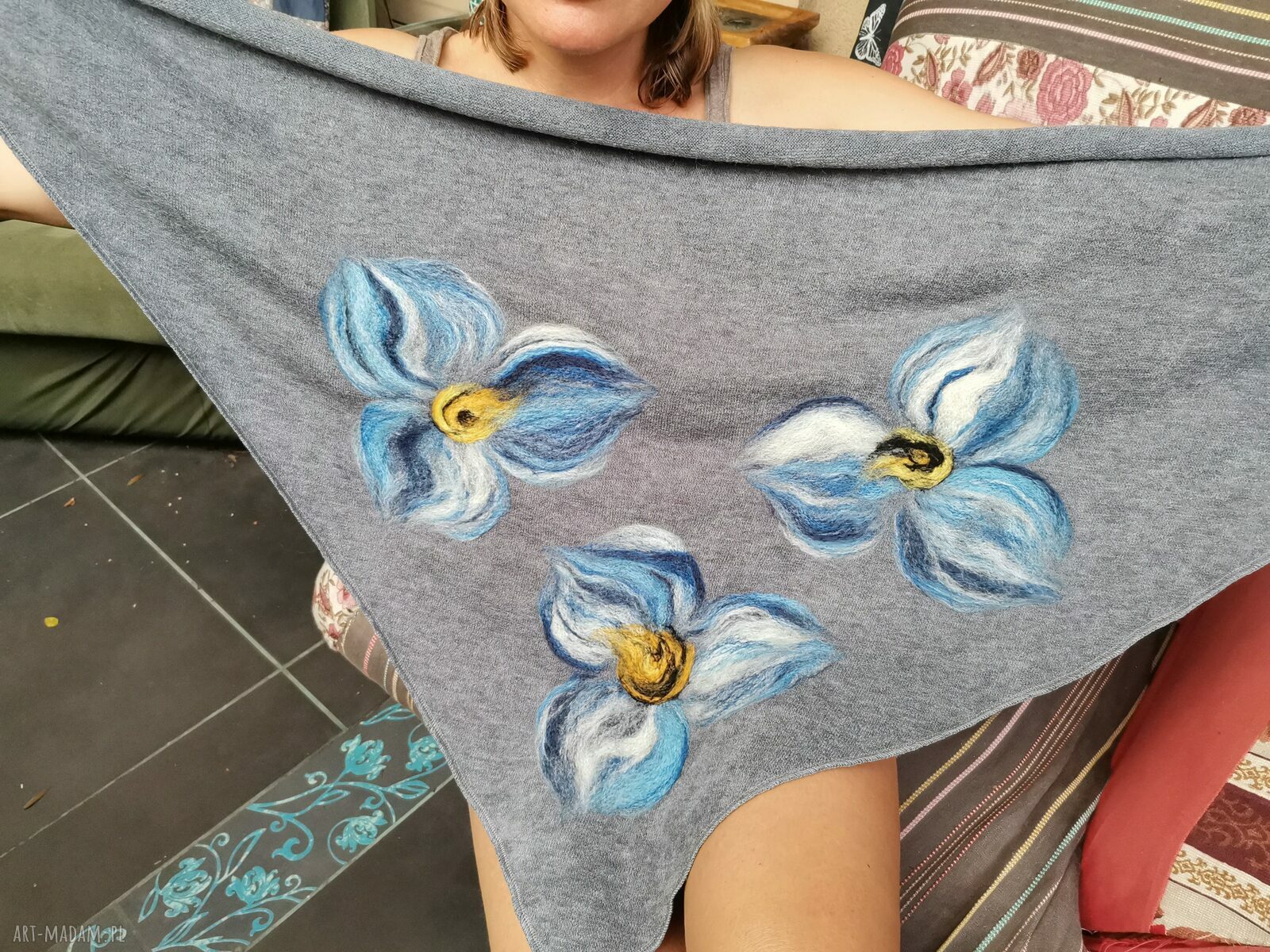 Komplet wełniany szary - merynosy w kwiaty, czapka i chusta