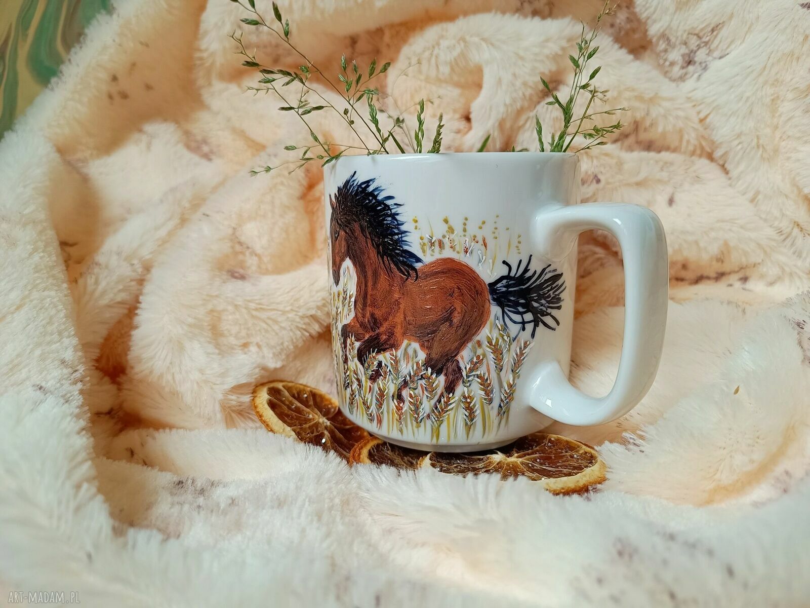 Koń galop wśród zbóż - ręcznie malowany kubek 300 ml