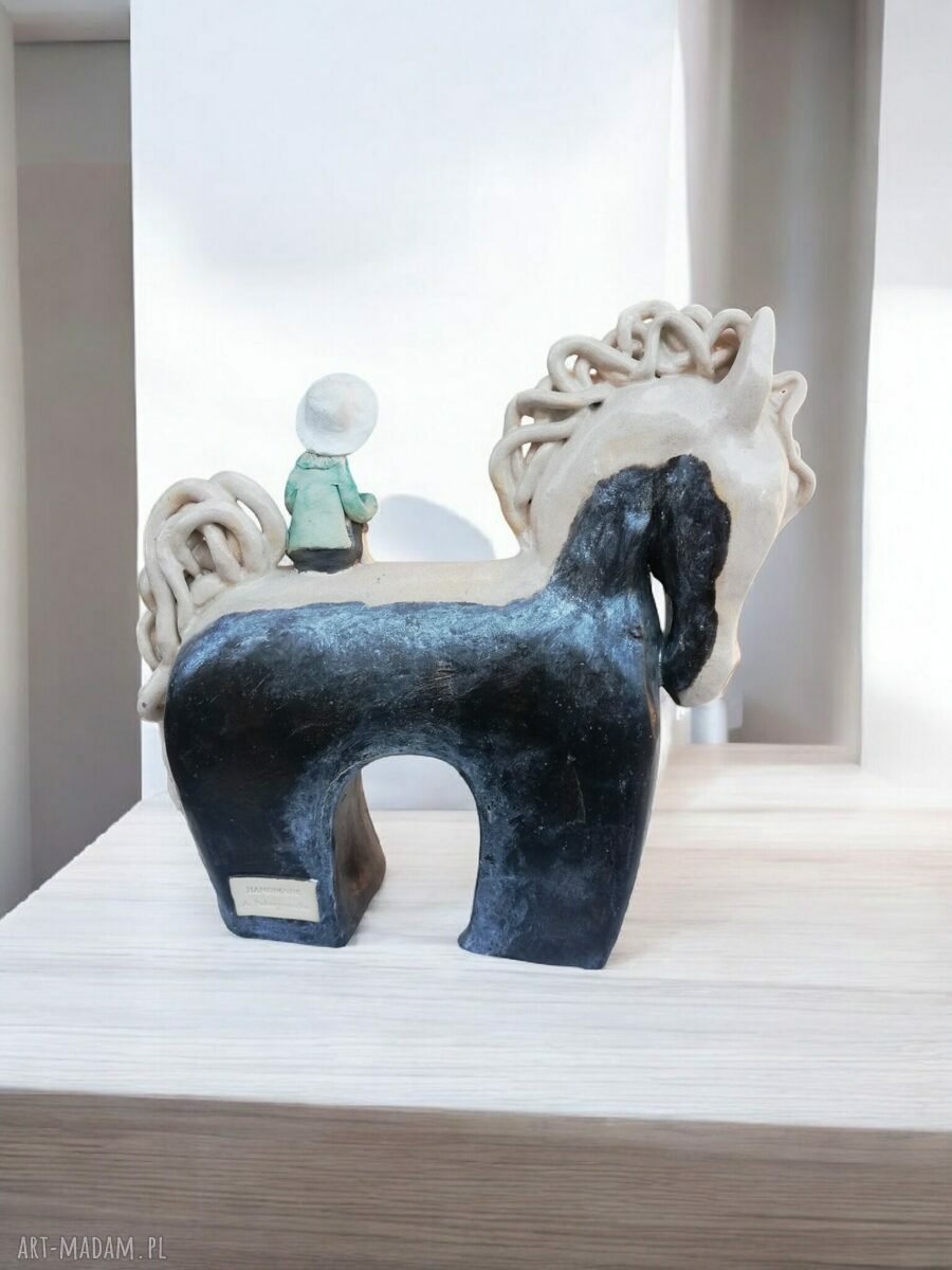 Koń - rzeźba ceramiczna (ręcznie wykonana)